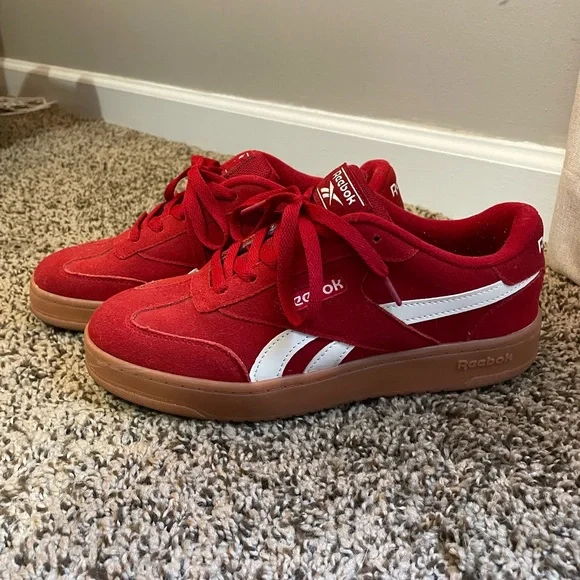 Reebok Women’s Red and White Sneakers - Picture 2 of 7